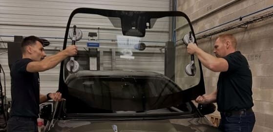 Remplacement de pare-brise à la Carrosserie DEVINAST à Brognard
