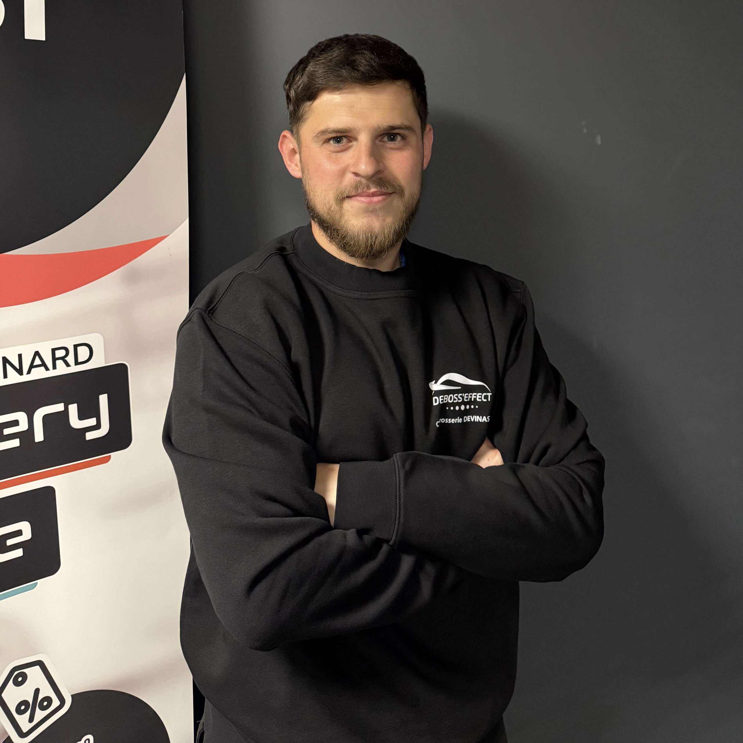 Thibault, carrossier peintre à la Carrosserie Devinast à Brognard